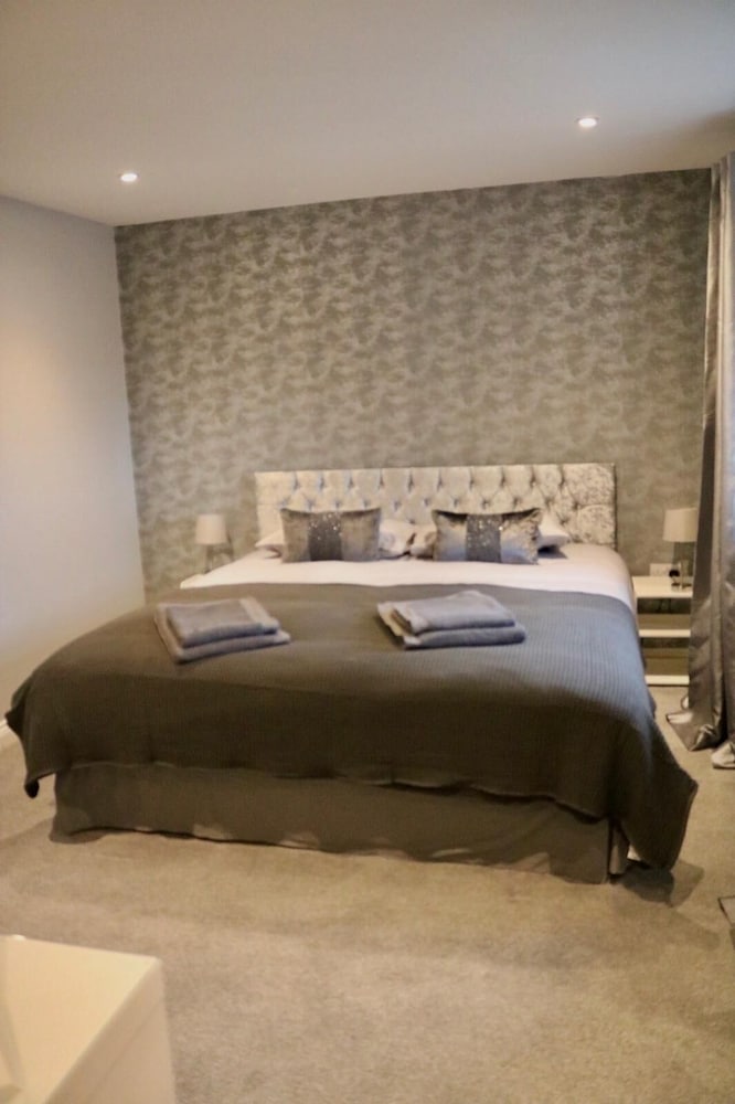 Apartment, 2 Bedrooms, Private Bathroom photo 3