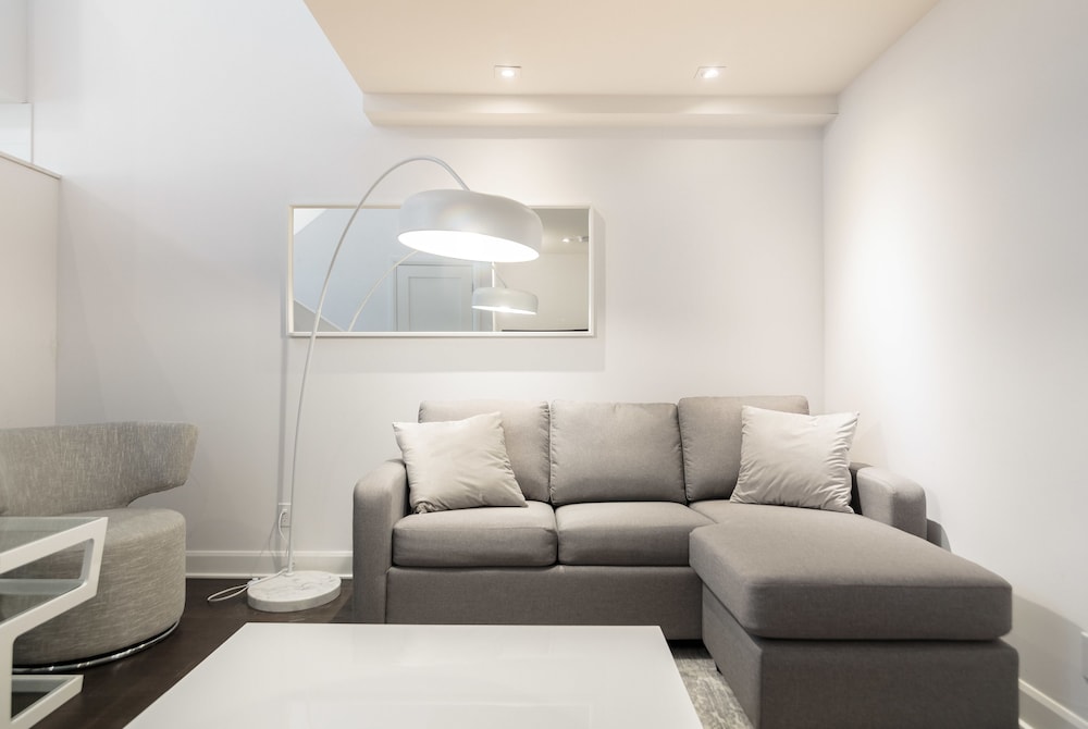 Exclusive Condo, 3 Bedrooms (101) photo 2