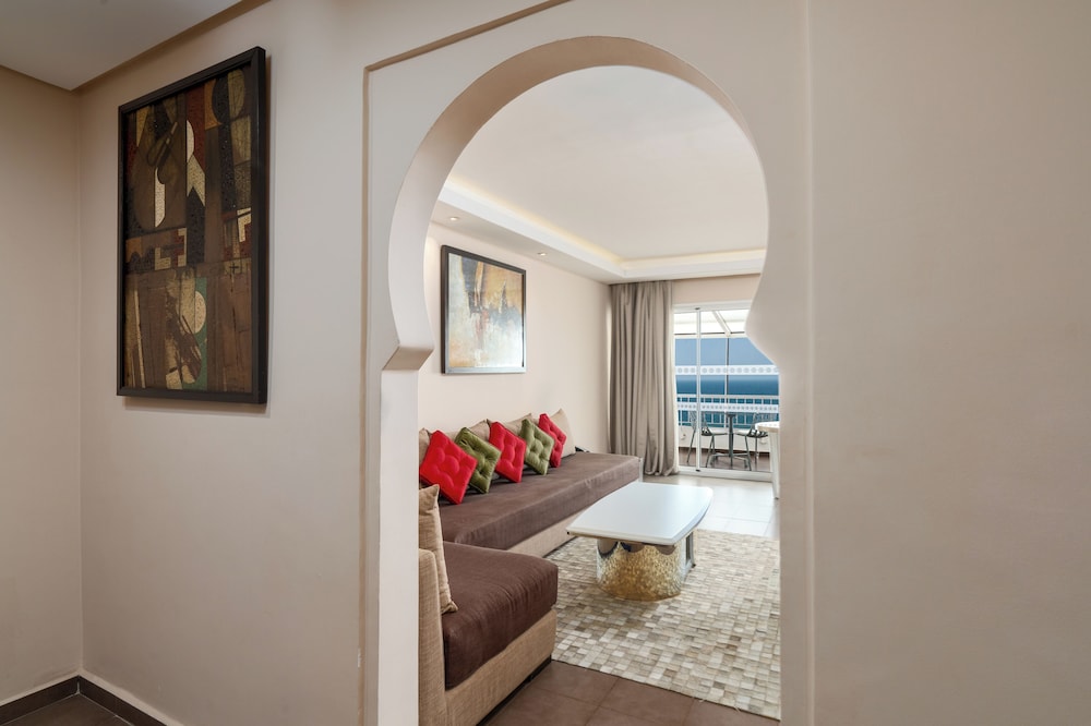 Premium Suite - Photo 1