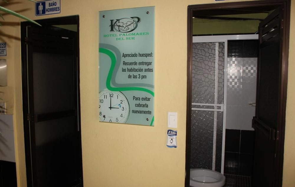 Twin Room, Non Smoking, Shared Bathroom photo 2