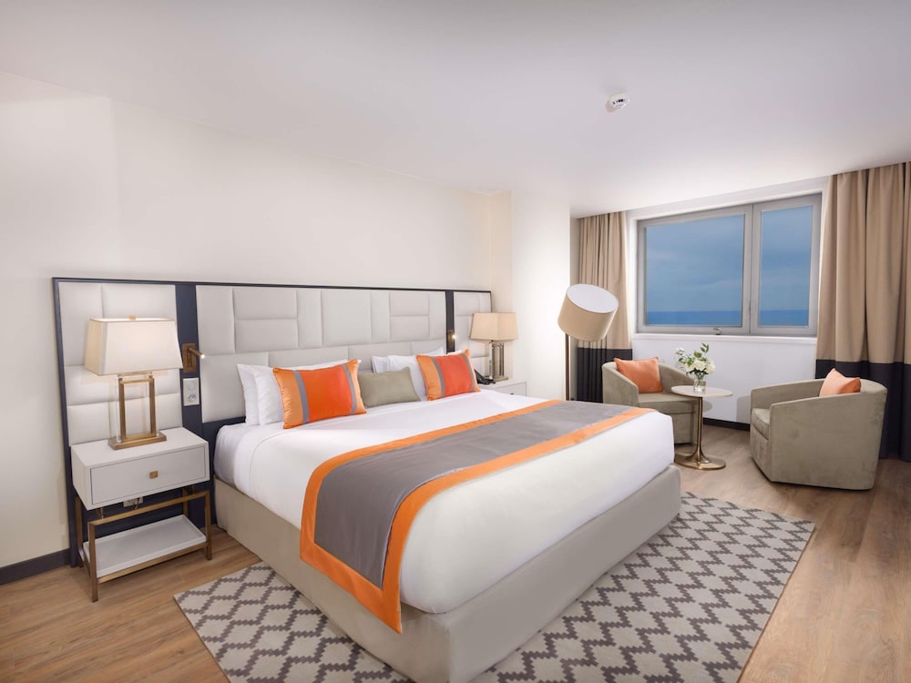 Junior Suite, 1 King Bed with Sofa bed, Ocean View - Photo 2