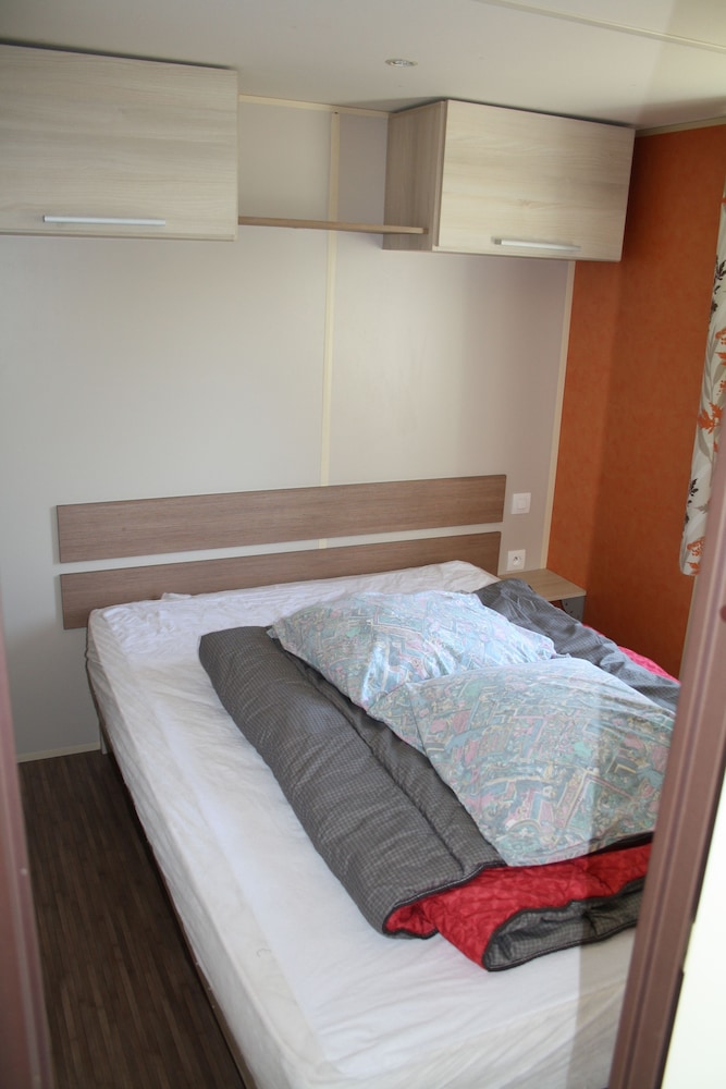 Mobile Home, 2 Bedrooms photo 1