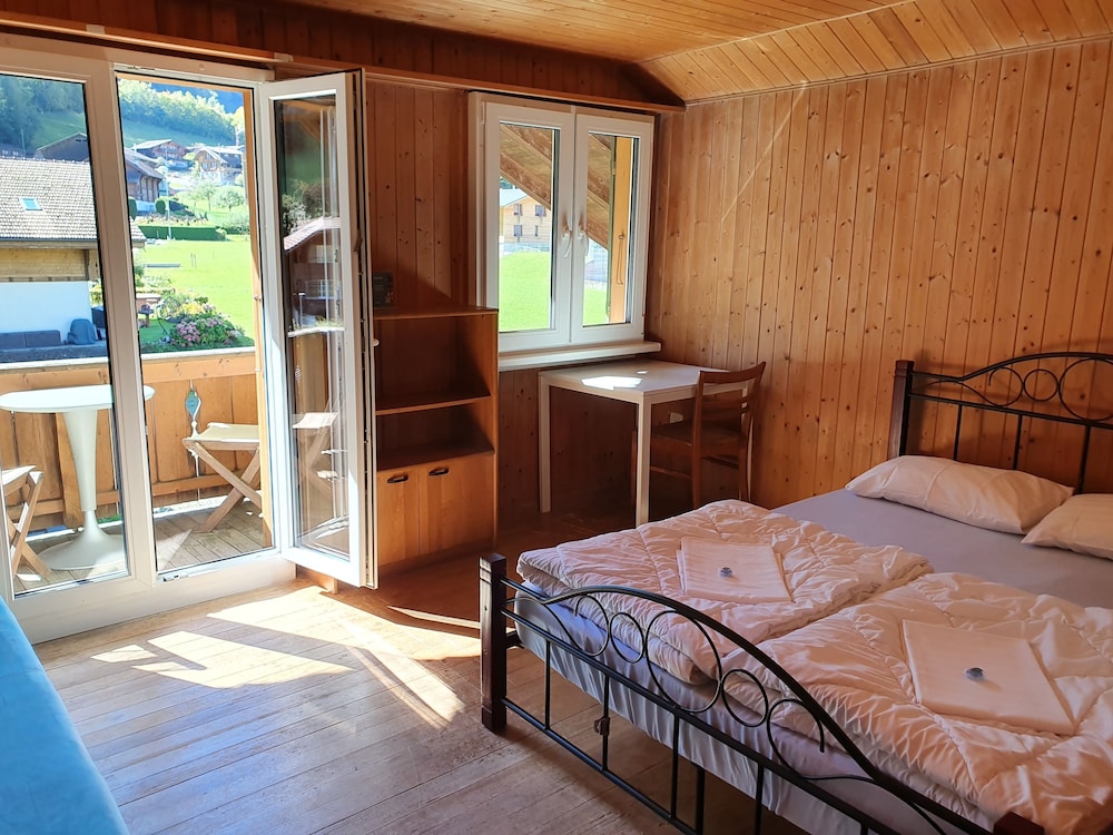Basic Double Room, Shared Bathroom, Mountain View photo 1