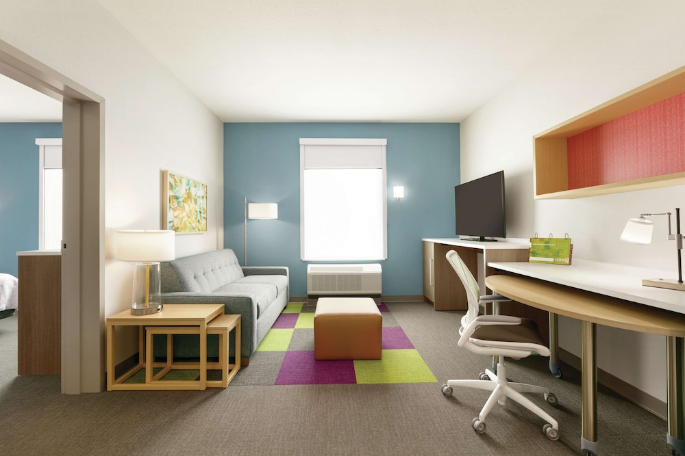Suite, 1 Queen Bed, Accessible (Mobility & Hearing, Roll-in Shower) - Photo 1