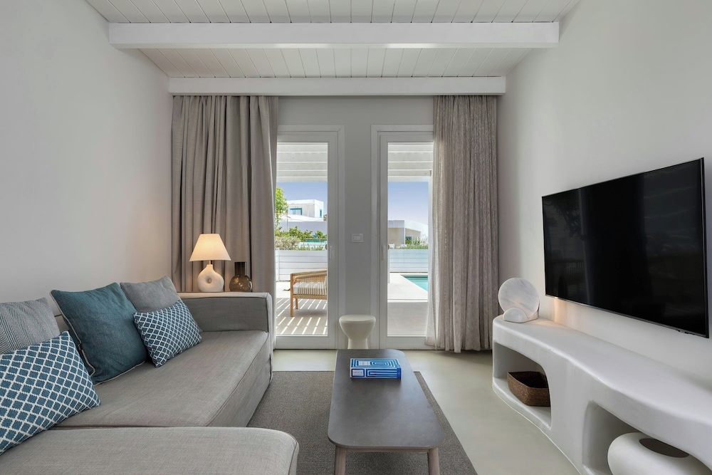 Suite, 1 Double Bed, Private Pool thumbnail 6