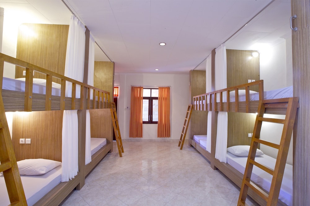 Bed In 8-Bed Mixed Dormitory Room photo 1