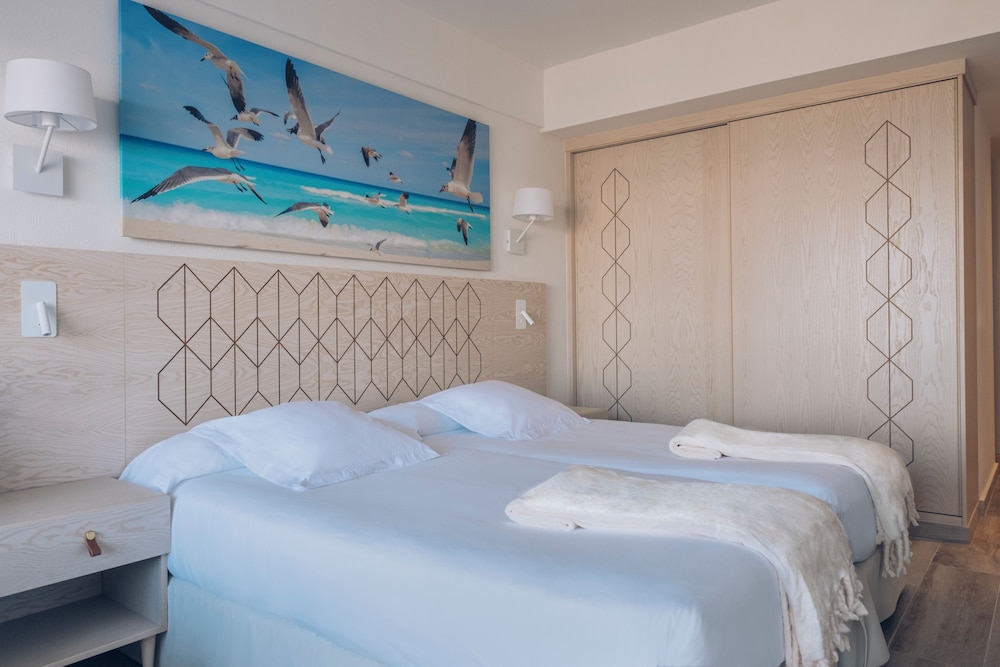 Double Room, Sea View (Priority Location) - Photo 5