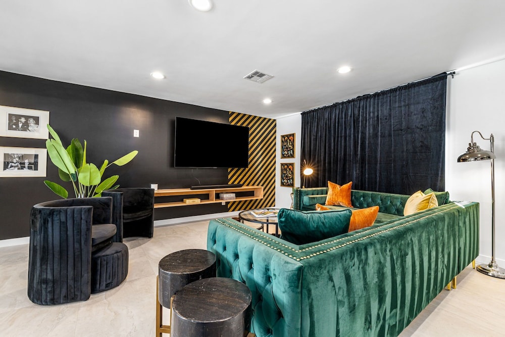 The Ritz - Luxury Home With Pool Speakeasy Bar, Billede 84