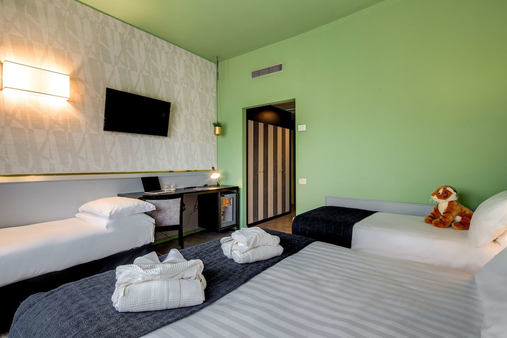 Classic Room, Multiple Beds photo 1