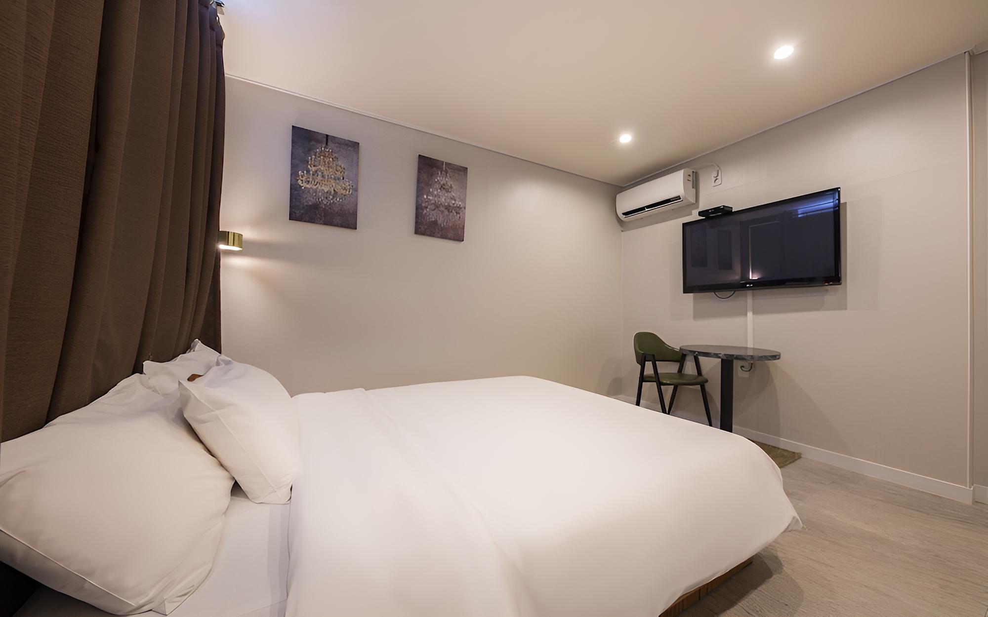 Room (Standard Room A) - Photo 3