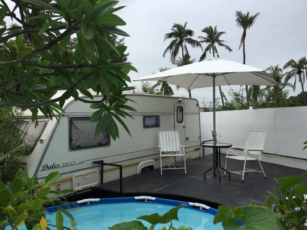 Caravan With Private Pool photo 3