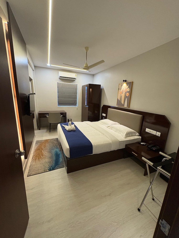 AC Deluxe Room