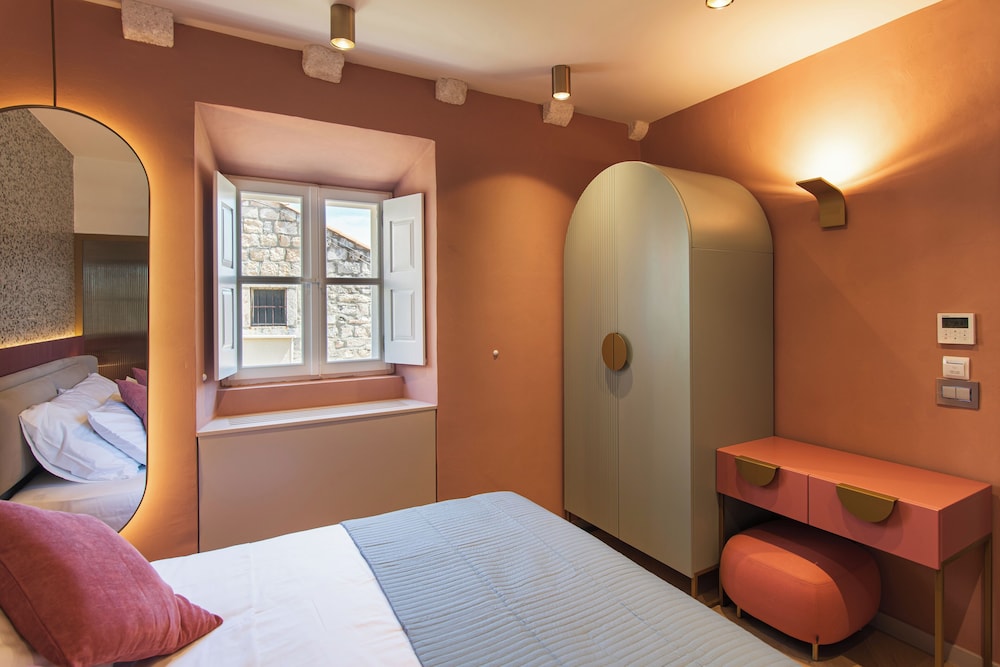 Standard Double Room, Garden View