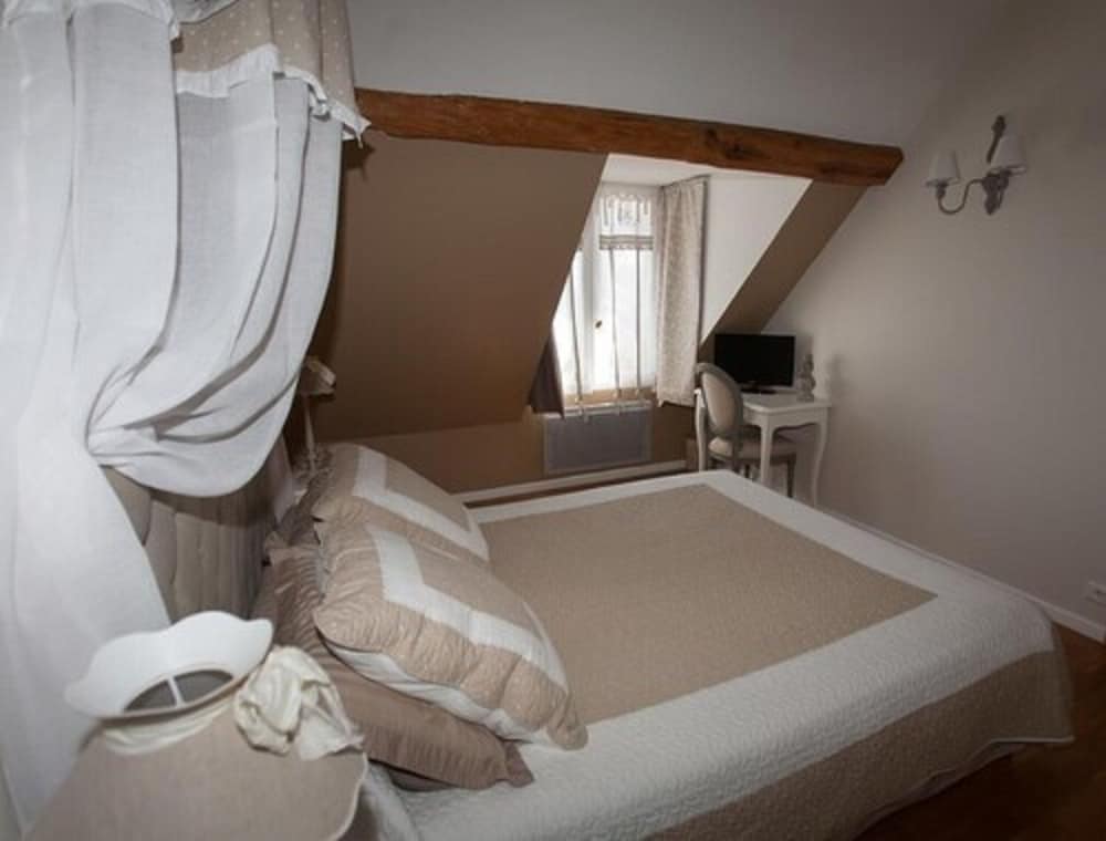 Standard Double Room (La tete dans les nuages) photo 3