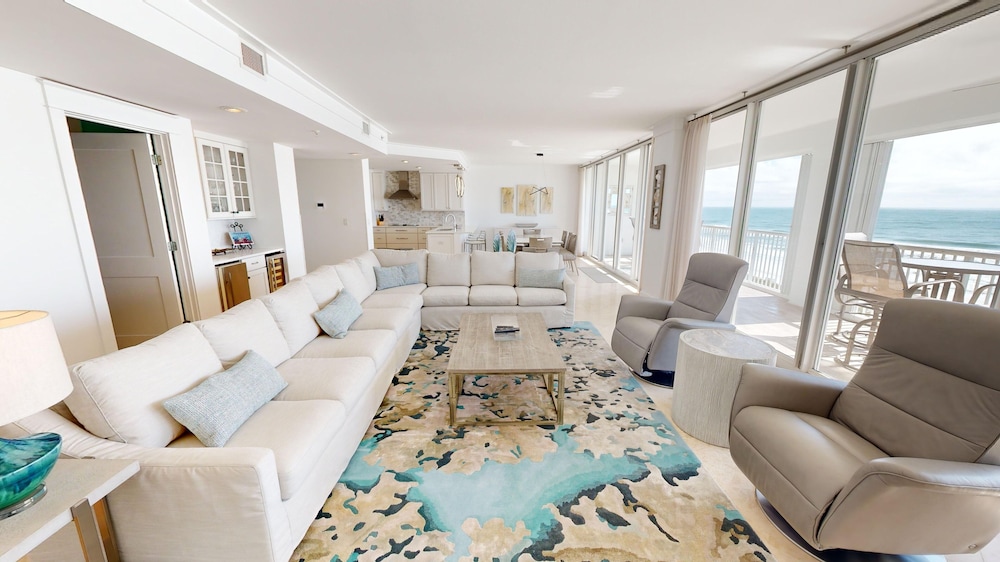 Condo, 3 Bedrooms