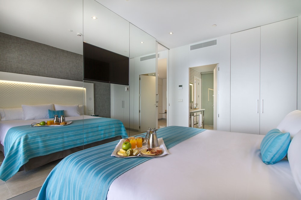 Suite (3 adults + 1 child), Terrace