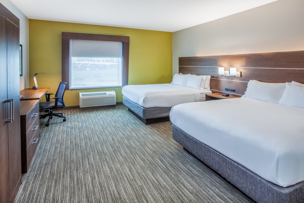 Suite, 1 Bedroom - Photo 2