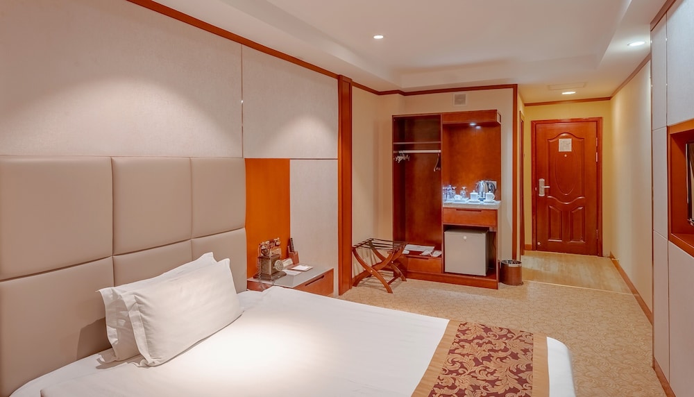 Business Double Room - Photo 1