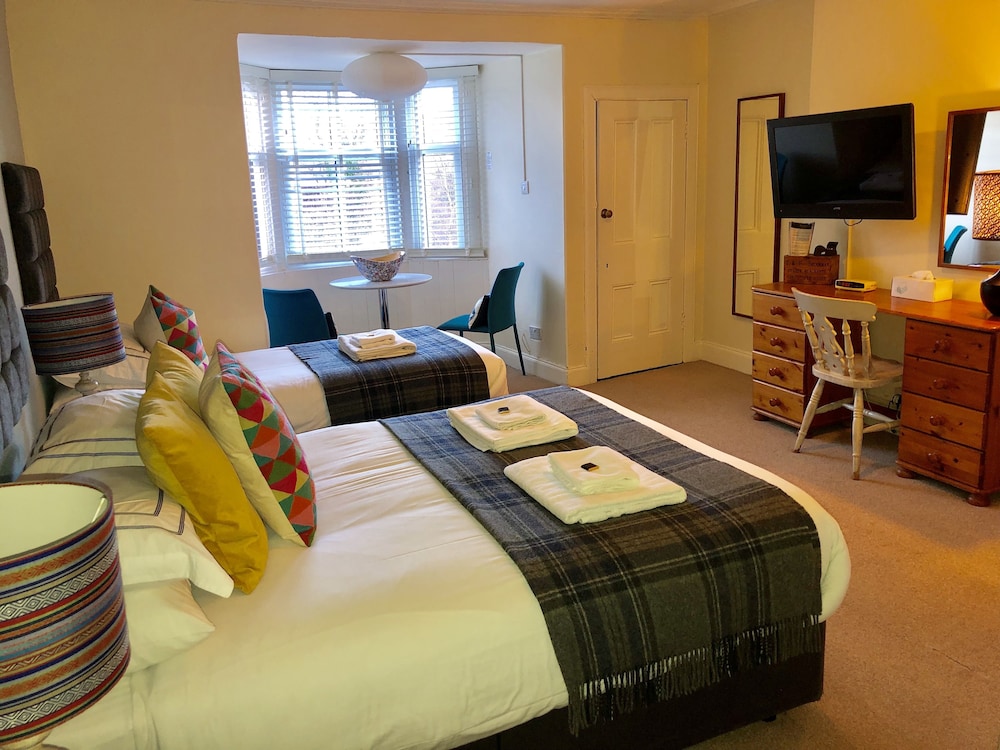 Standard Triple Room, Ensuite photo 2