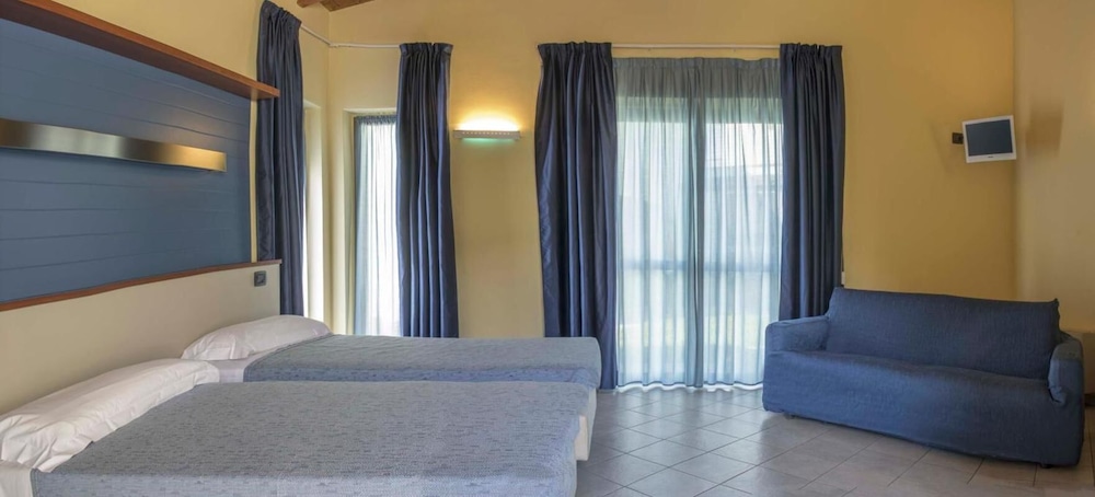 Huone Vieraiden Huone - Alba Village Hotelli Huone Twin Sängyt, Kuva 26