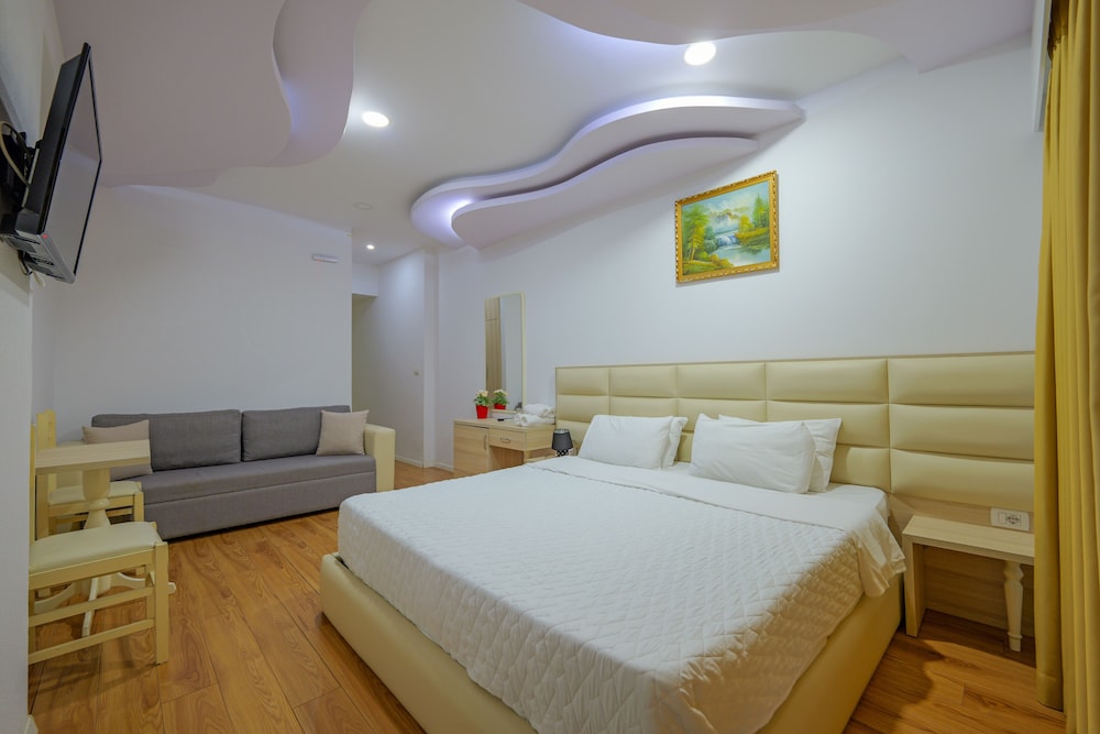 Double Room with Balcony photo 2