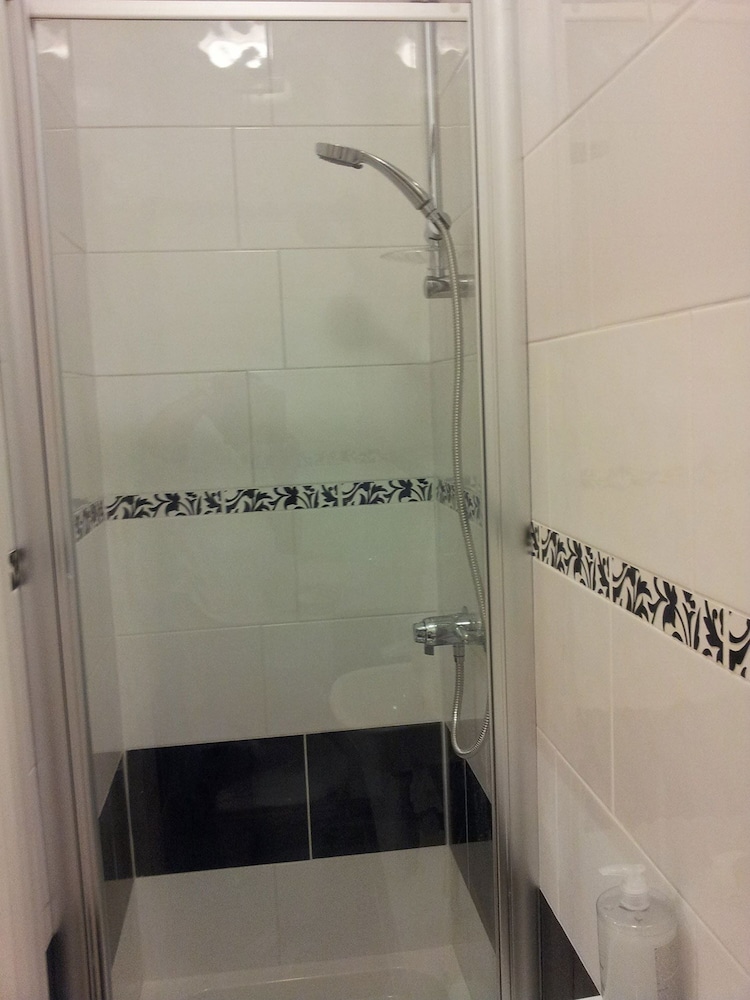 Apartment - Photo 4