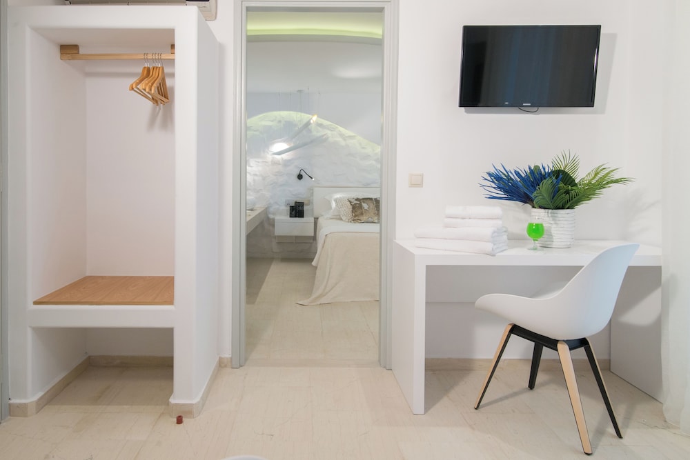 Grand Suite, 2 Rooms, Basement, 2-4 Persons