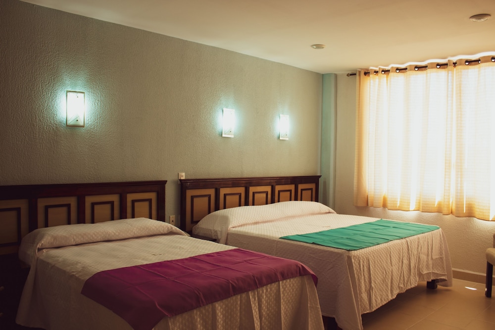 Junior Suite, Multiple Beds, Accessible, Mountain View photo 1