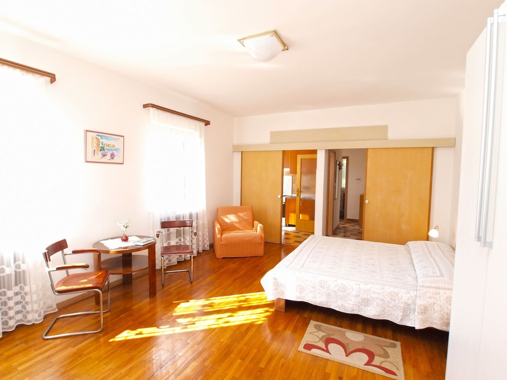 Apartment, 2 Bedrooms (981/2643)