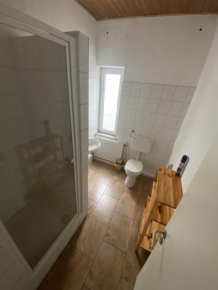 Twin Room, Shared Bathroom photo 2