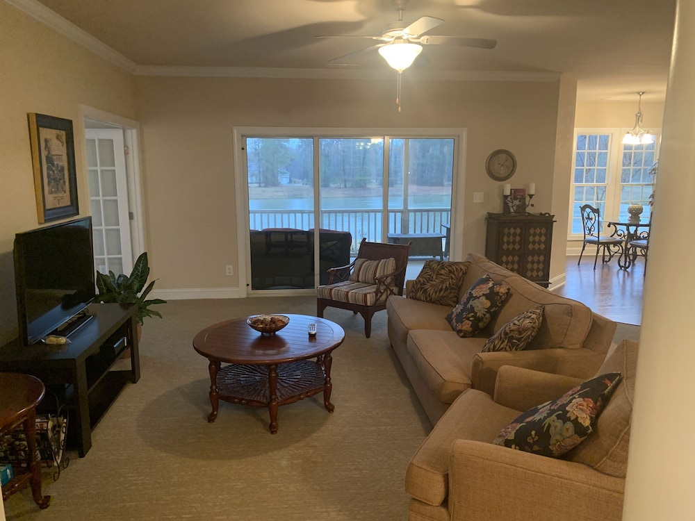Family House photo 3