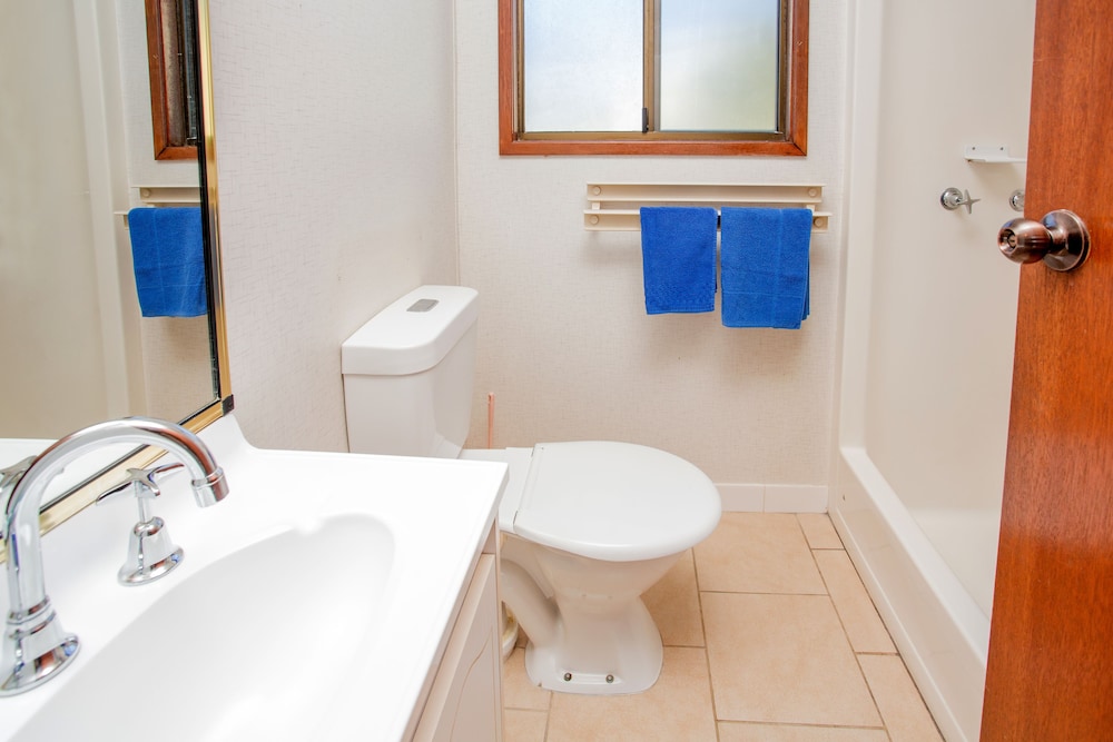 Ensuite Cabin photo 2