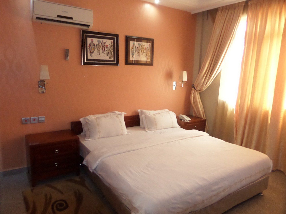 One Bedroom Apartment
