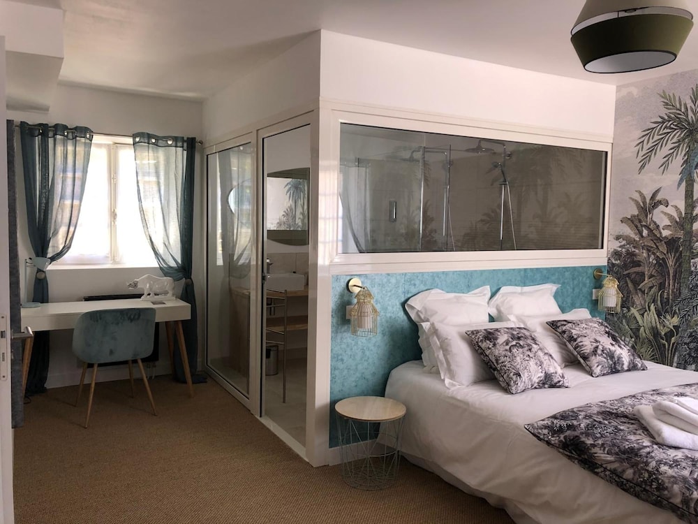 Double Room (RDC) photo 3