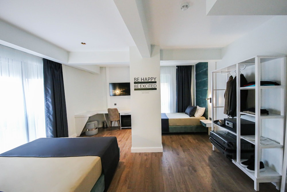 Family Room - Photo 8