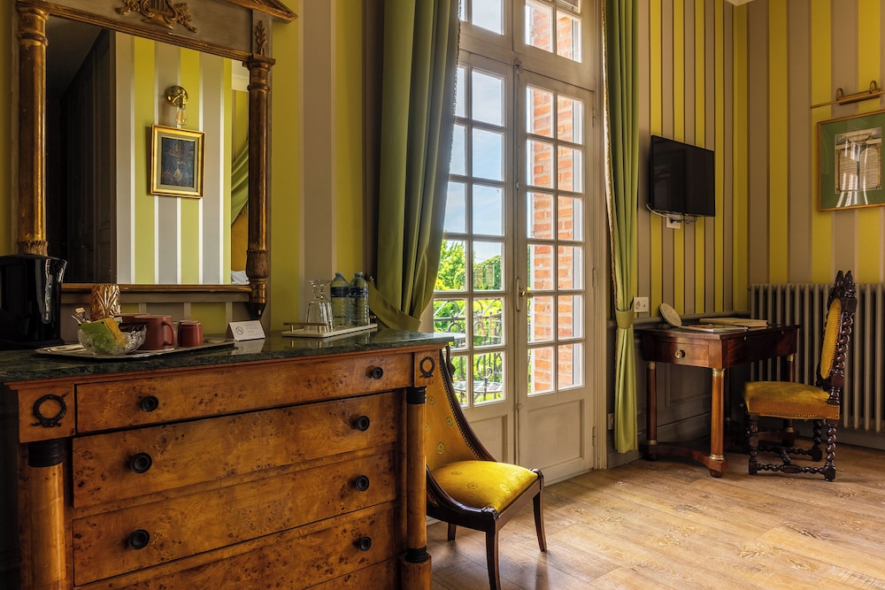 Deluxe Double Room, 1 Queen Bed, Balcony, Pool View (Emilio) photo 3