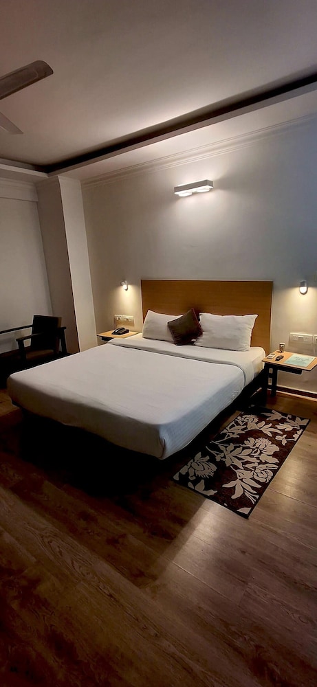 Deluxe Double Room, City View