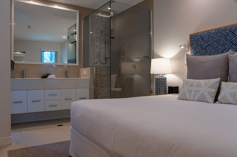 Two Bedroom Hasting Street Rooftop Spa photo 3