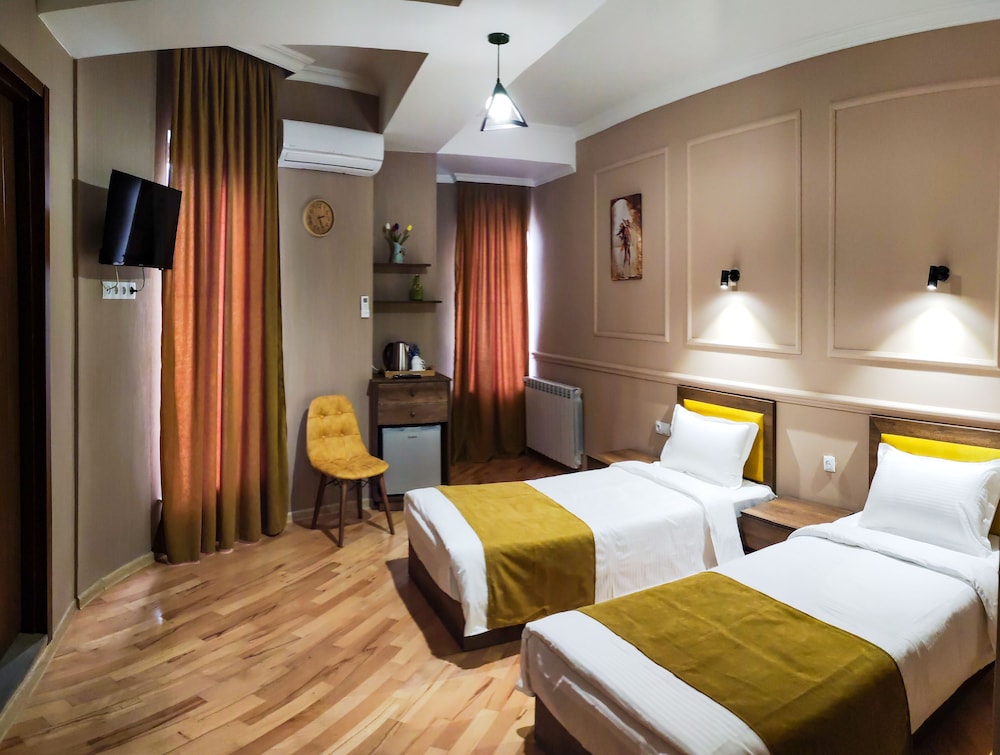 Basic Twin Room