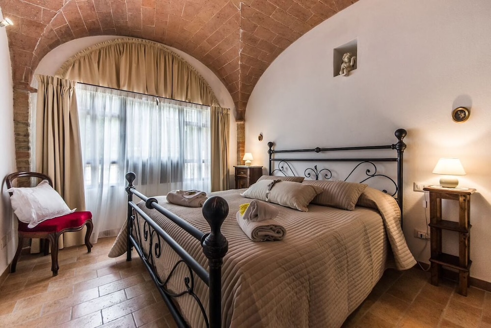 Villa photo 1