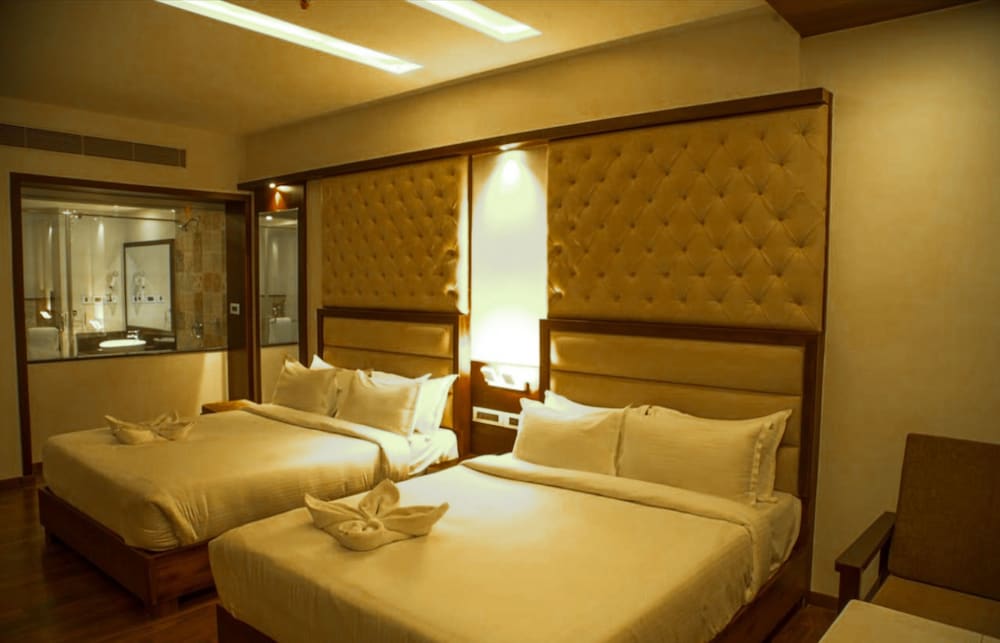 Family Room, 2 Queen Beds photo 1
