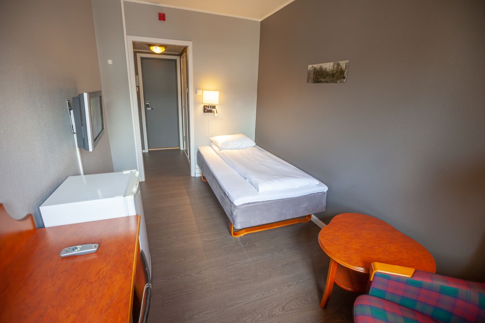 Economy Single Room, 1 Twin Bed photo 3