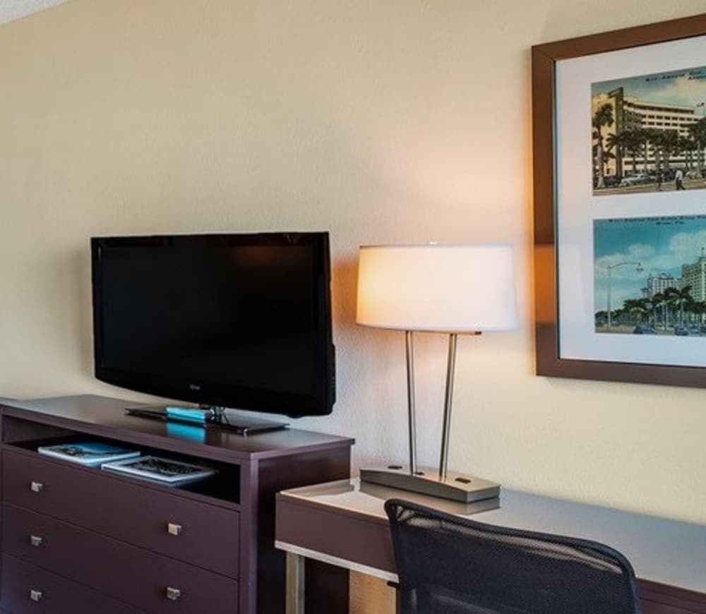 Standard Room, Multiple Beds photo 3