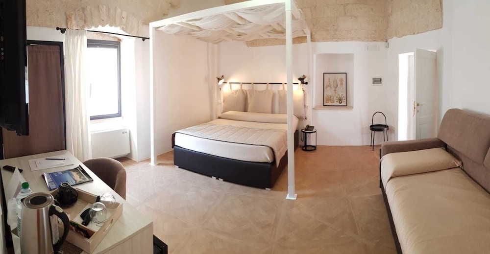 Standard Triple Room photo 2
