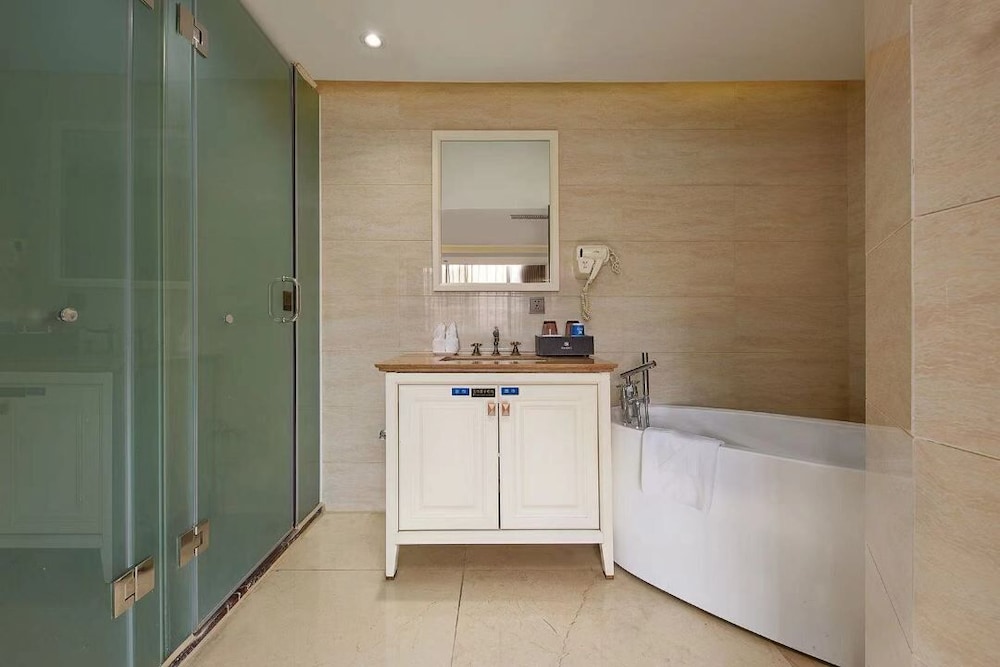 Deluxe Suite photo 3