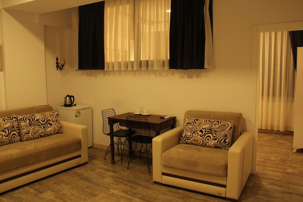 Ivy Suite 4 photo 2