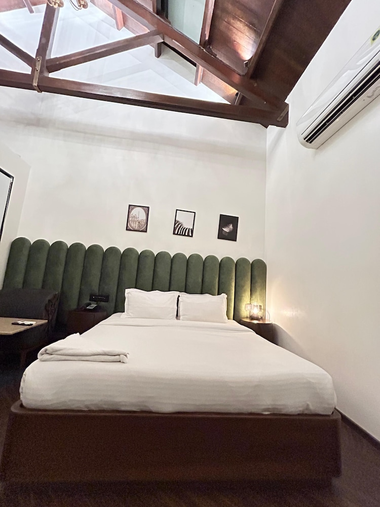Jr. Suite Room - Photo 4