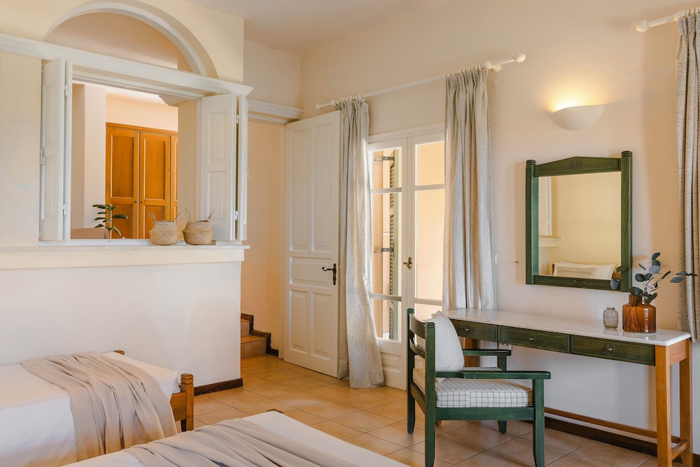 Family Apartment, 1 Bedroom, Sea View - Photo 3
