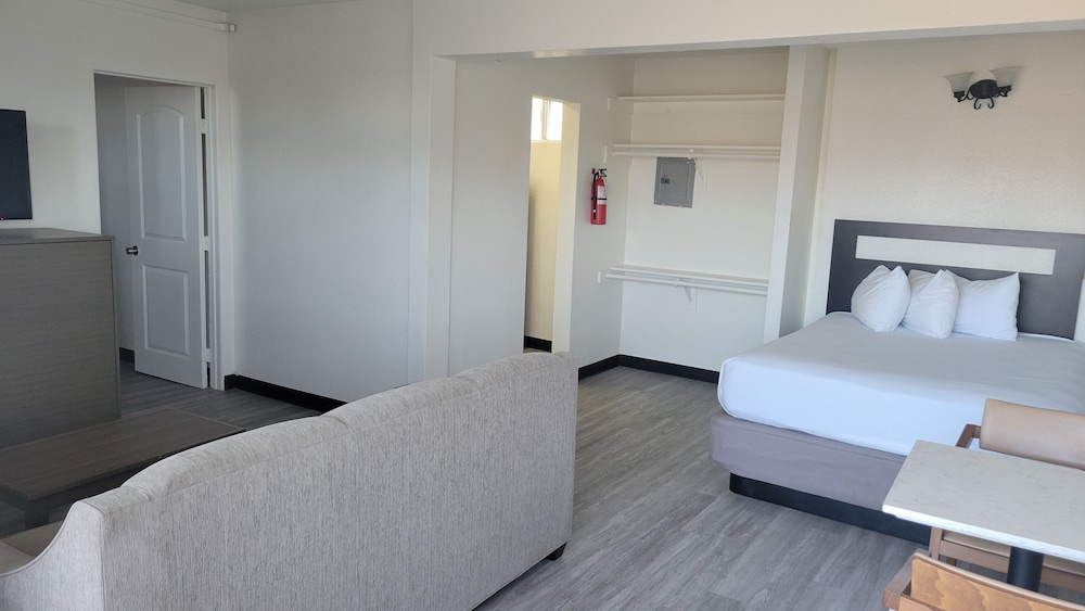 Suite, 1 Bedroom photo 2