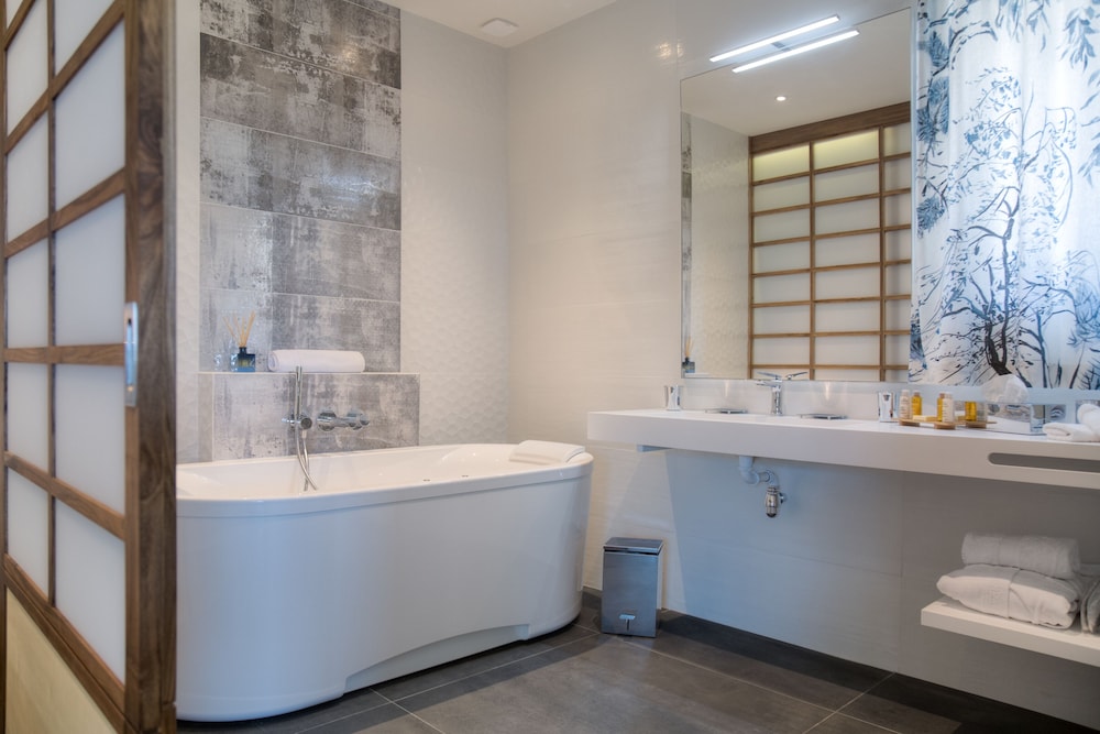 Exclusive Suite, 1 Bedroom, Accessible, Jetted Tub photo 3